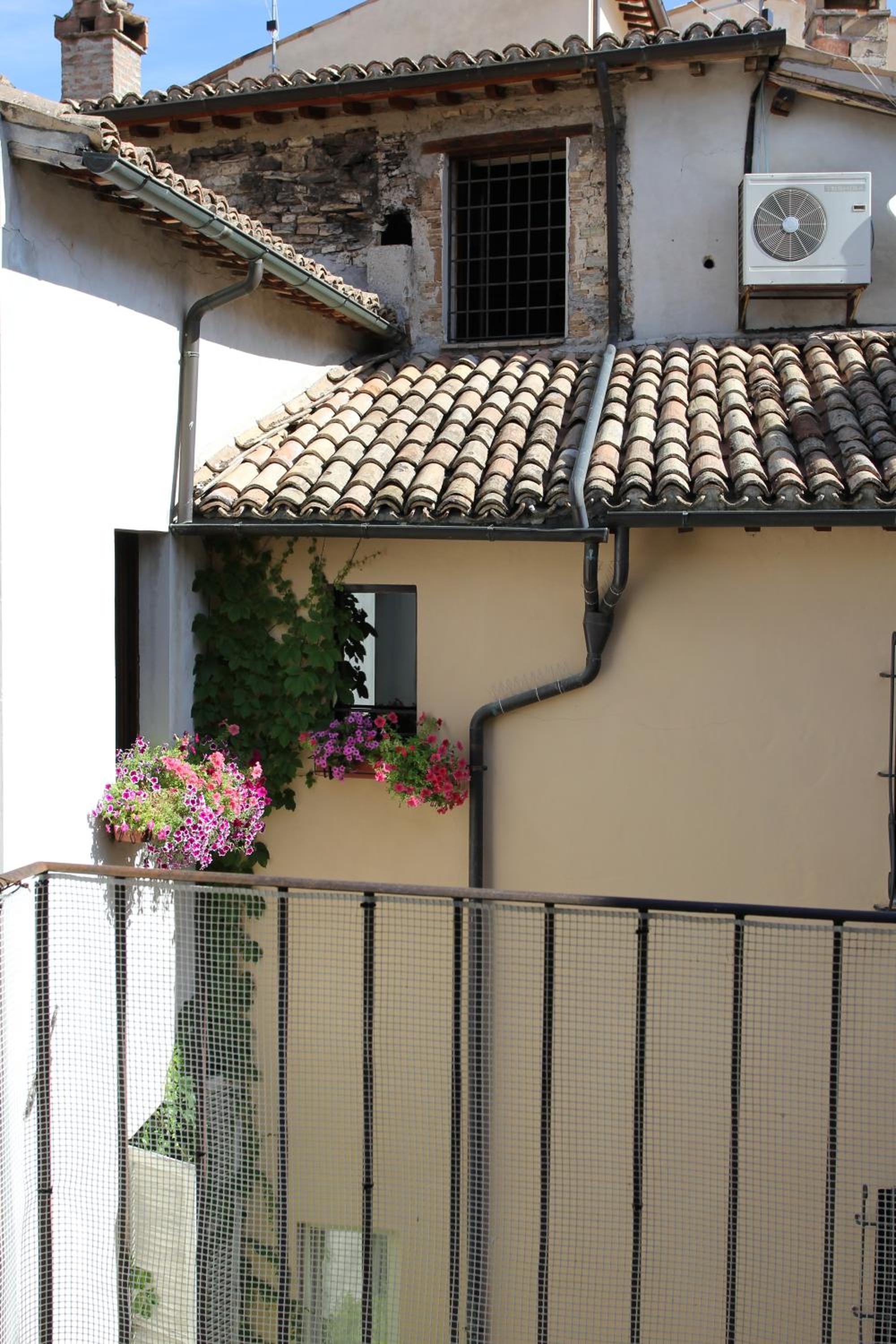 La Fontana photo 3