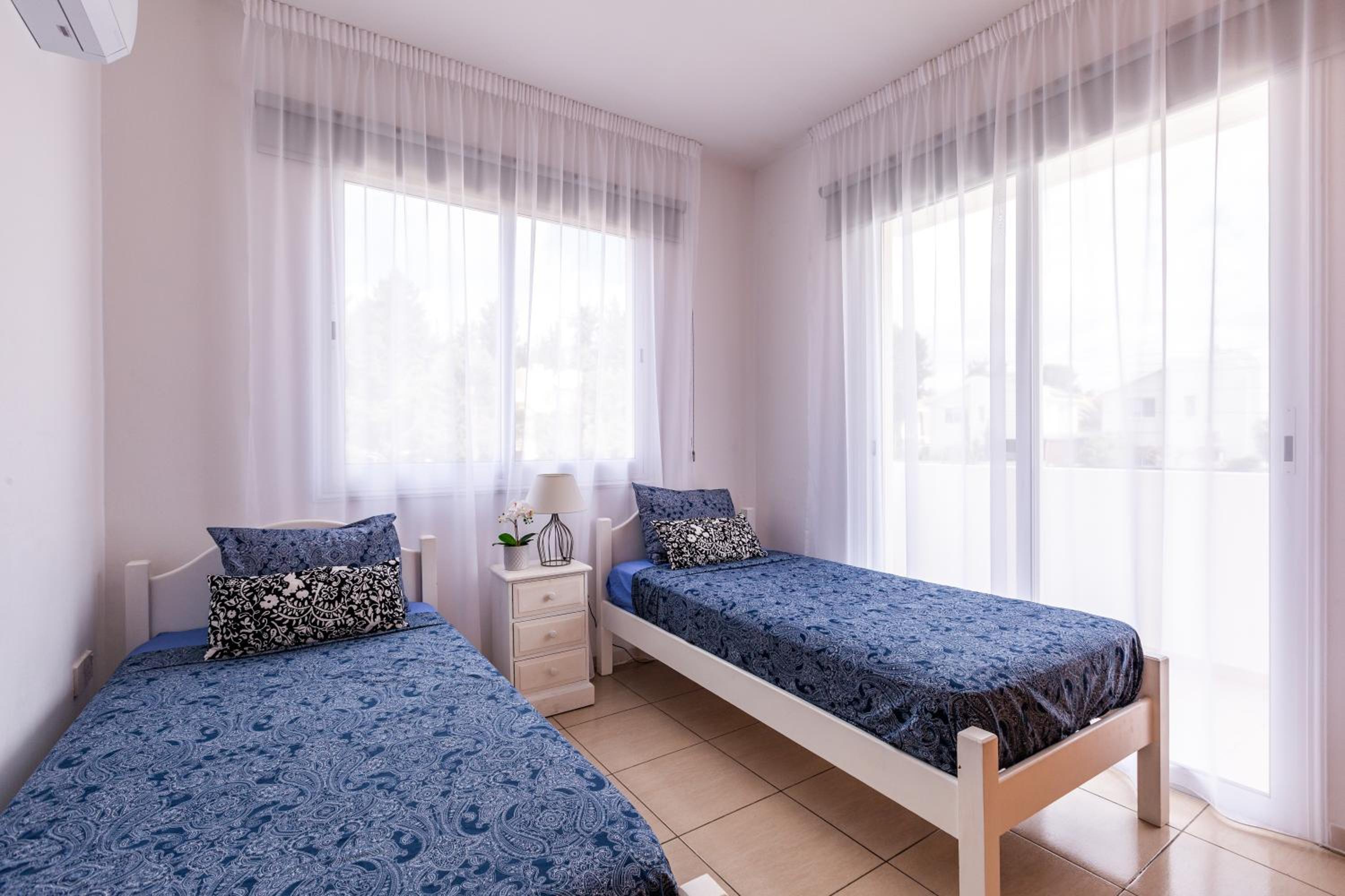 Just renovated beautiful 2 bed apartment in Paphos 5 min drive to the beach