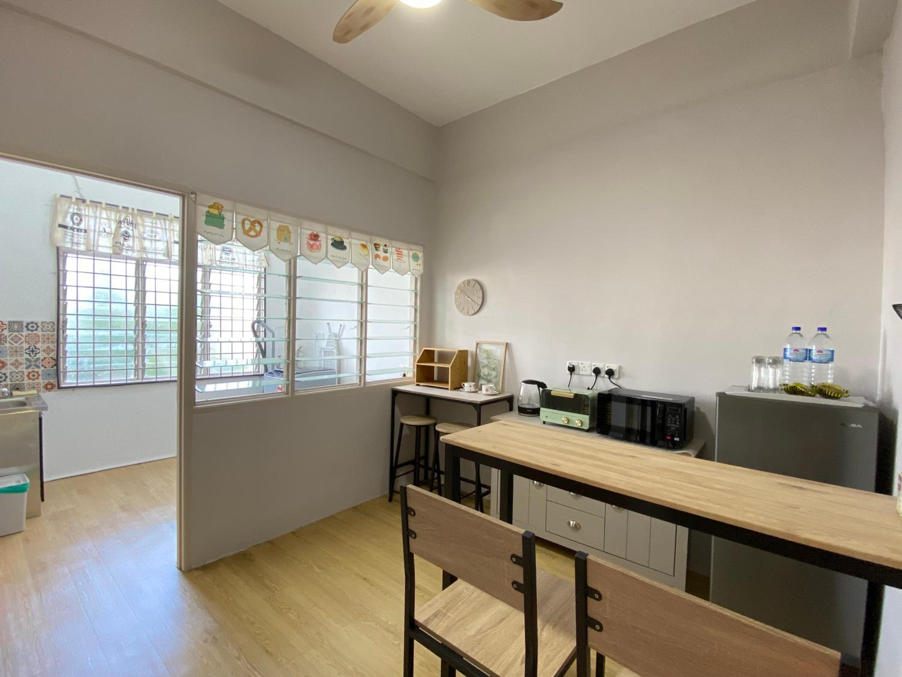 Lemon Olive Stylish Townhouse