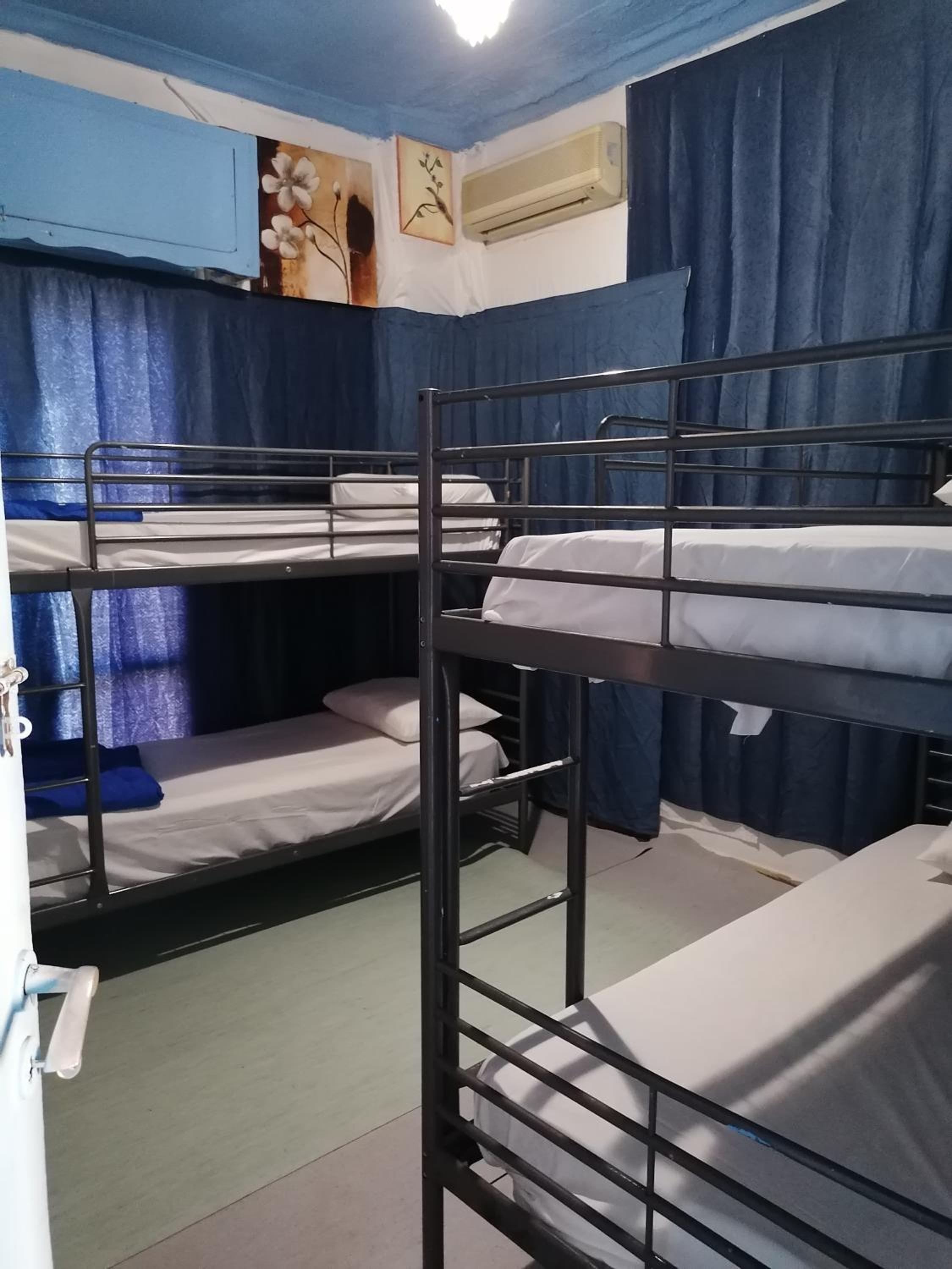 THISSIO ROOM IN THE APARTMEN SHARE