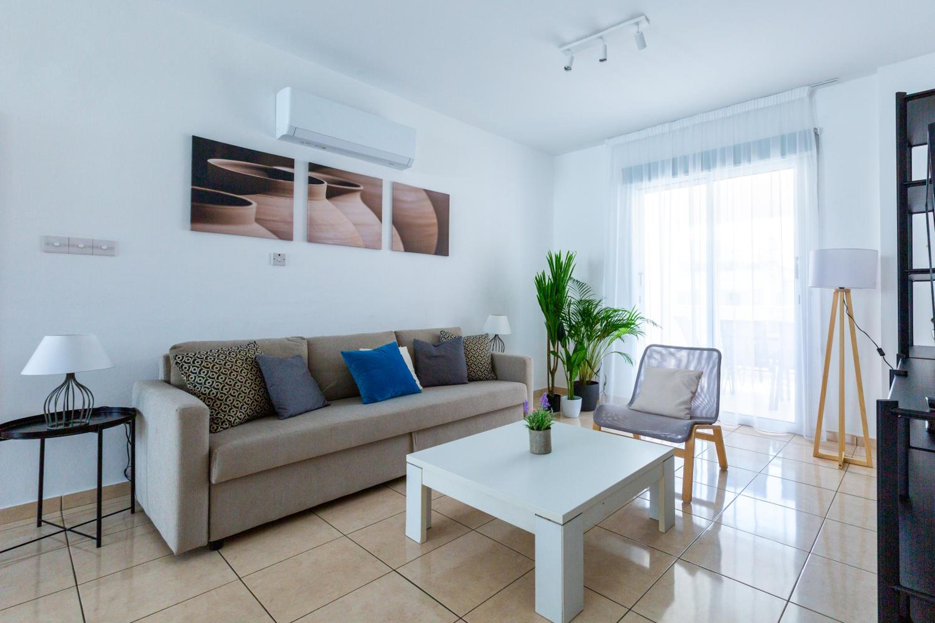 Just renovated beautiful 2 bed apartment in Paphos 5 min drive to the beach