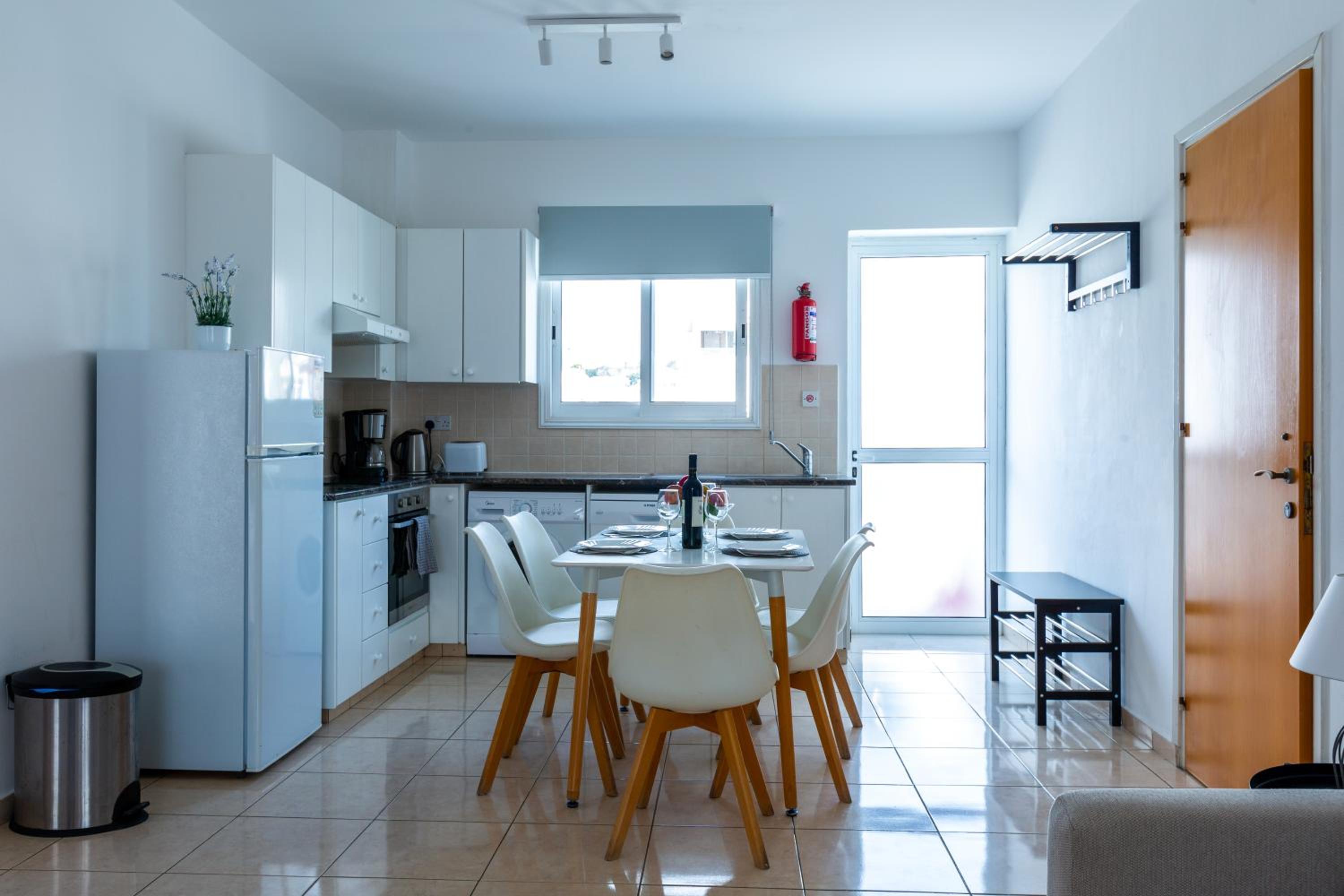Just renovated beautiful 2 bed apartment in Paphos 5 min drive to the beach