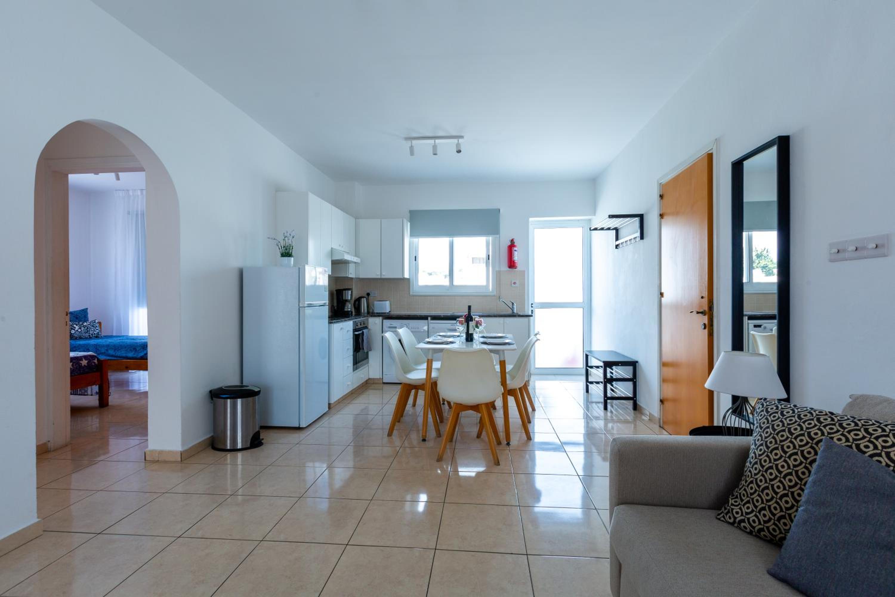 Just renovated beautiful 2 bed apartment in Paphos 5 min drive to the beach