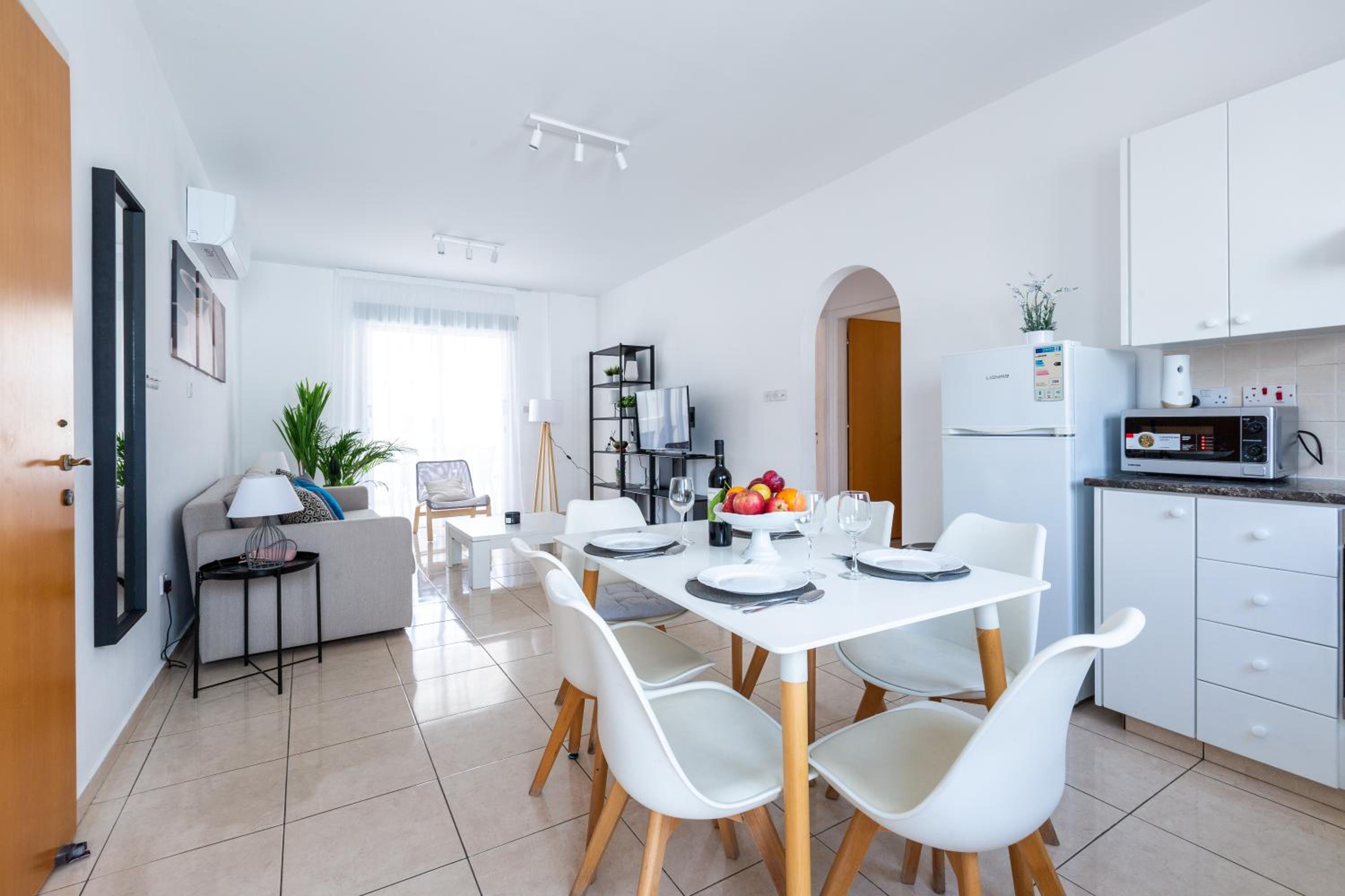 Just renovated beautiful 2 bed apartment in Paphos 5 min drive to the beach