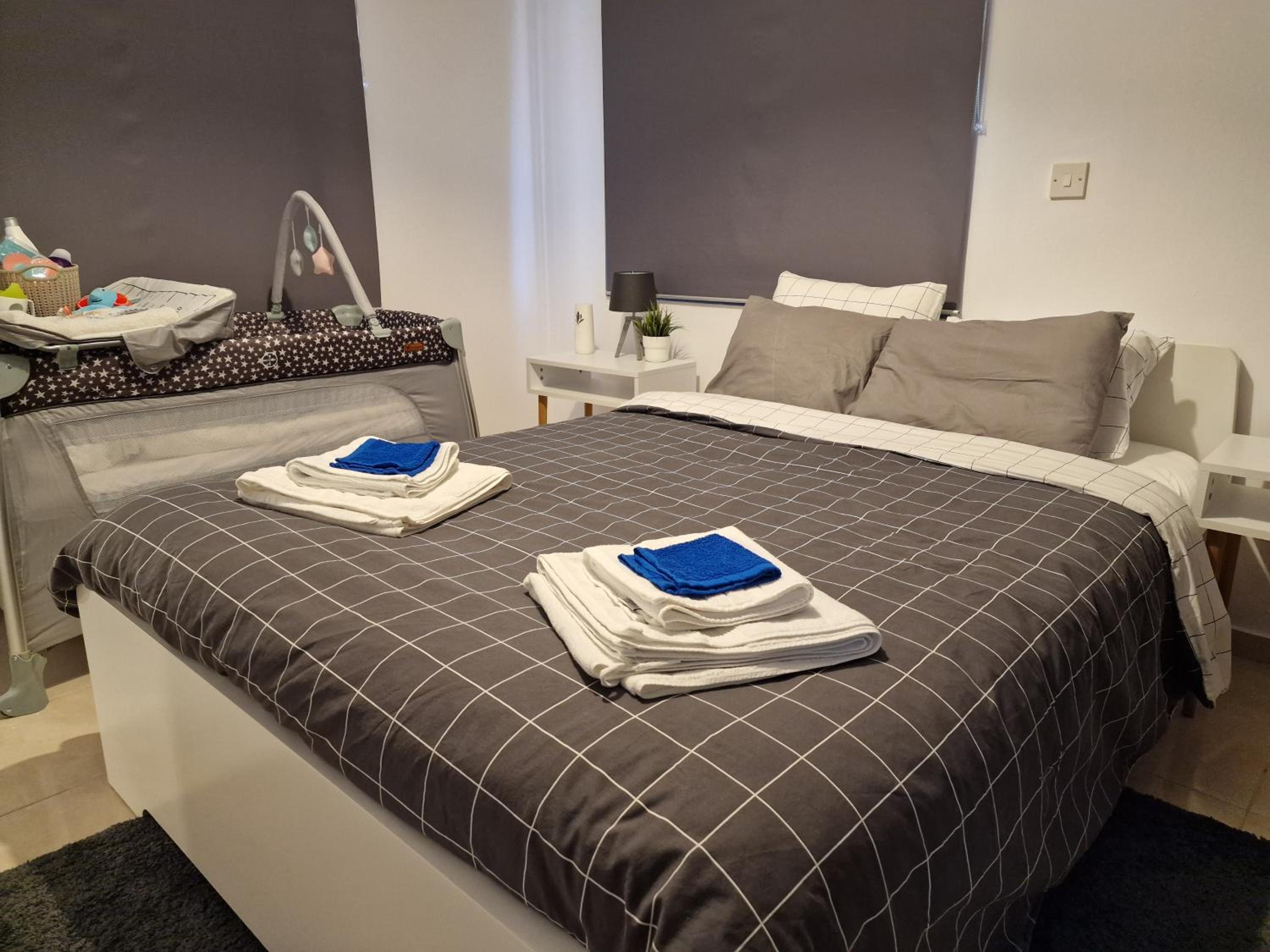 Blue Pearl holiday apartments with pool in kato paphos