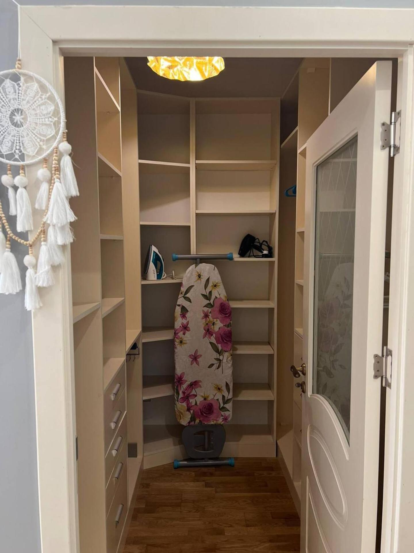 LUXUARY NEW Build One Bedroom Apartment,Northern Avenue,Centre