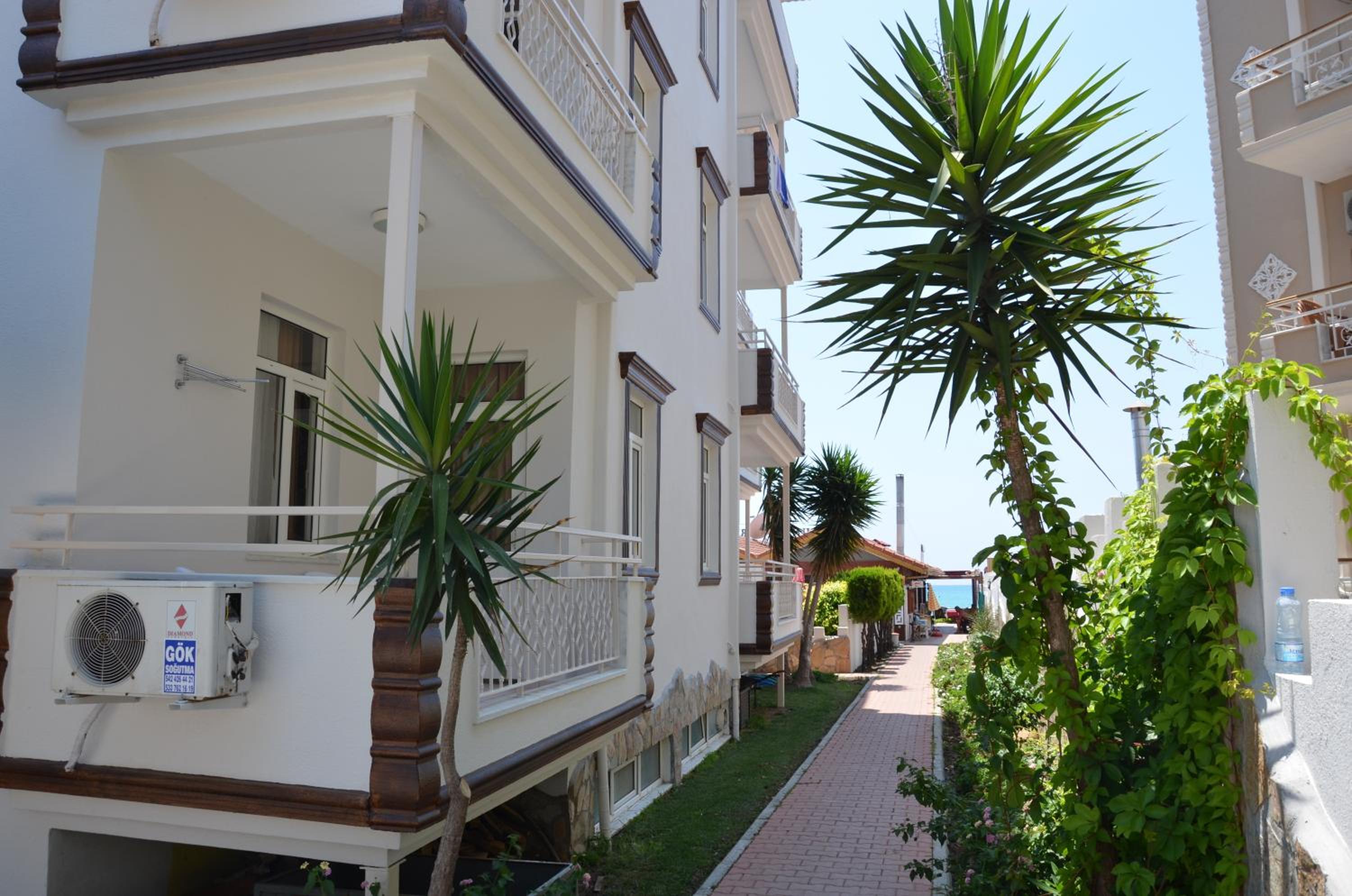 Side Vacations - Sun Flower Apart Hotel - Property Image 10