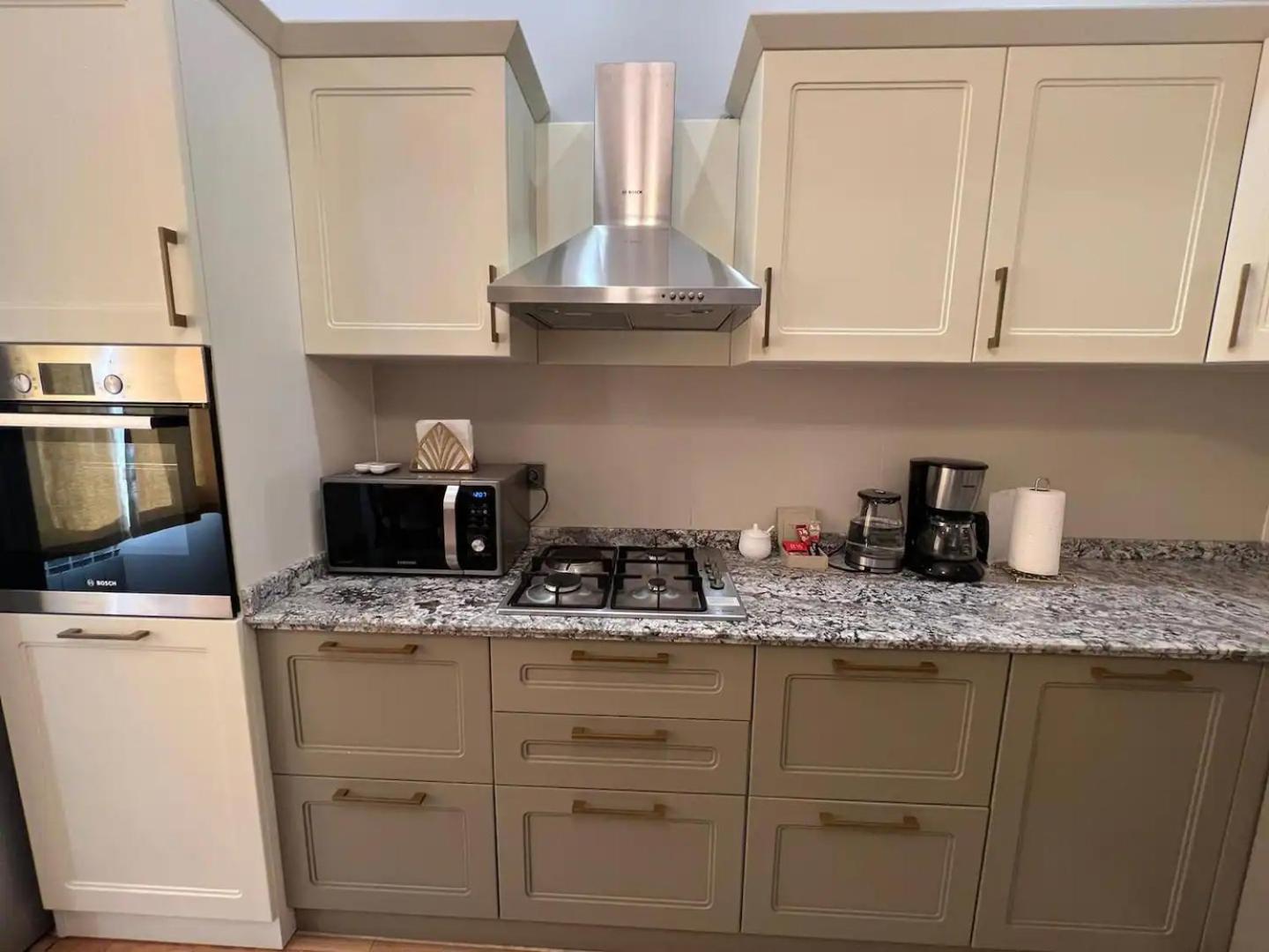 LUXUARY NEW Build One Bedroom Apartment,Northern Avenue,Centre
