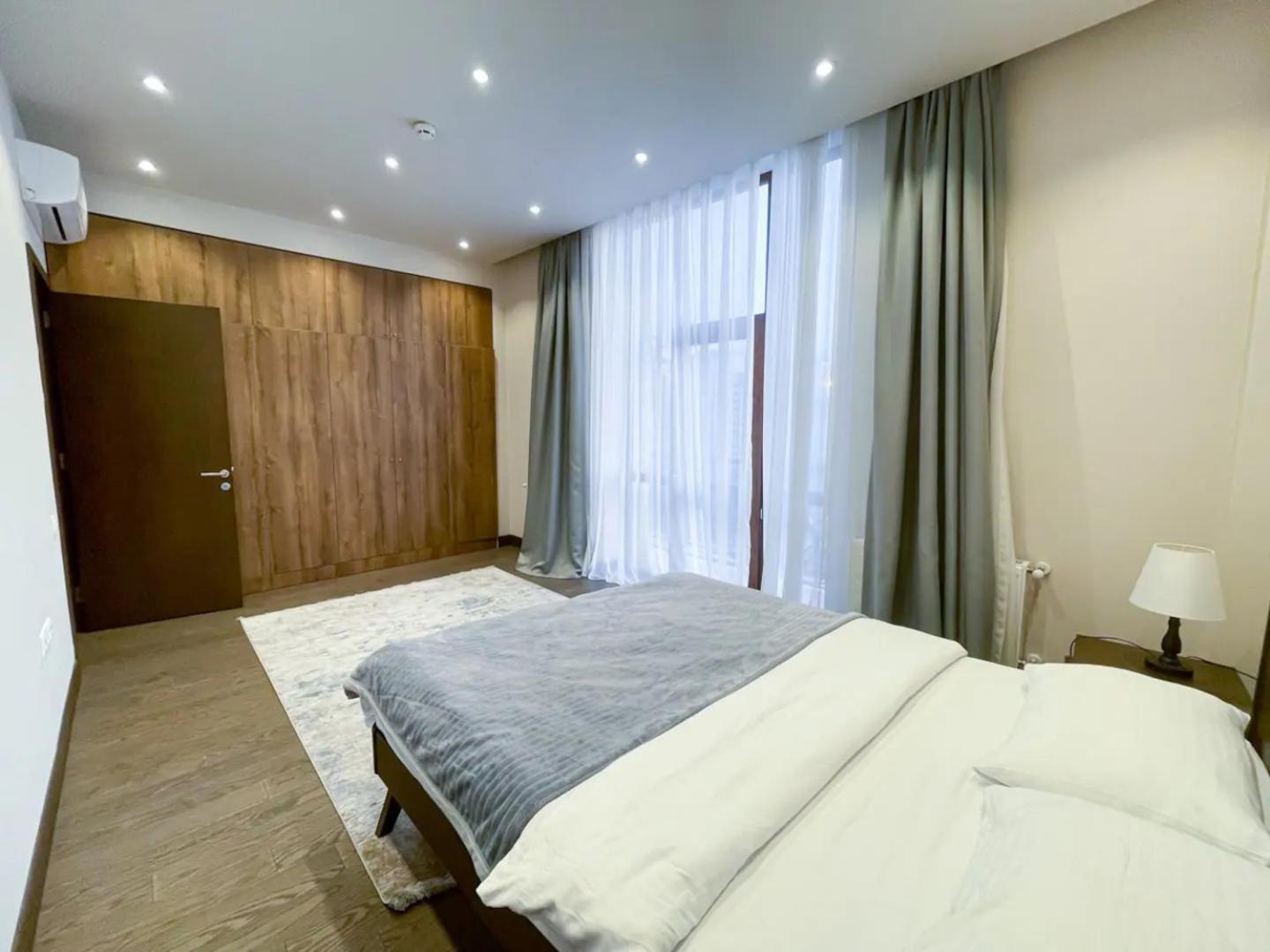 LUXUARY NEW Build One Bedroom Apartment,Northern Avenue,Centre