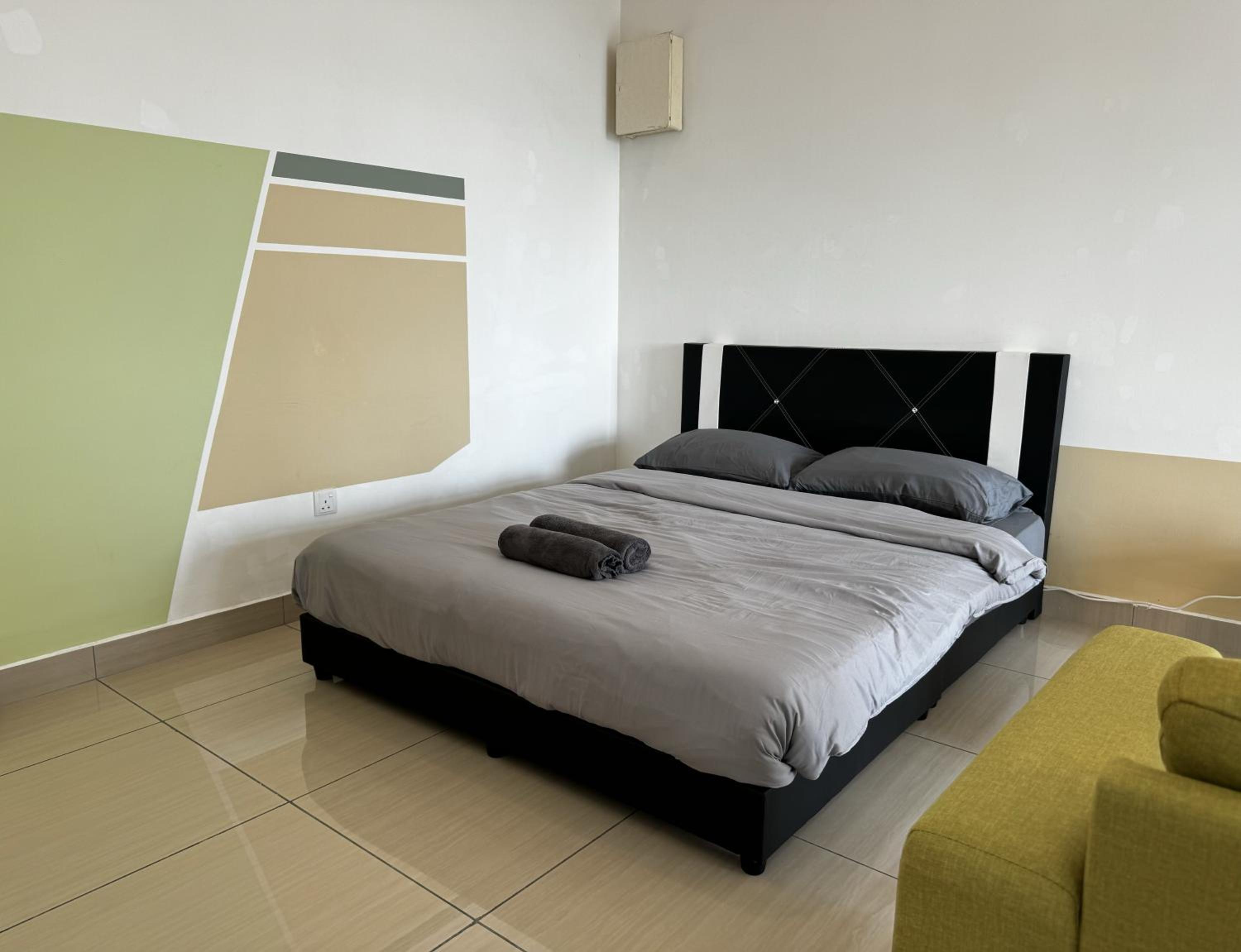 Manhattan Condo at Mount Austin JB 2-4 Pax Stay