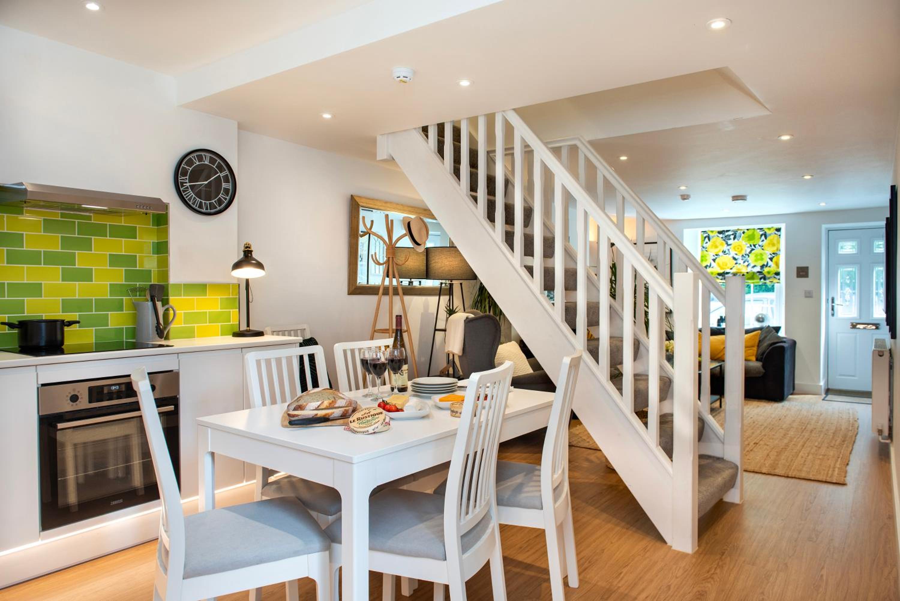 Luxury Town House 8 - Apple Pie Luxury Escapes view 5