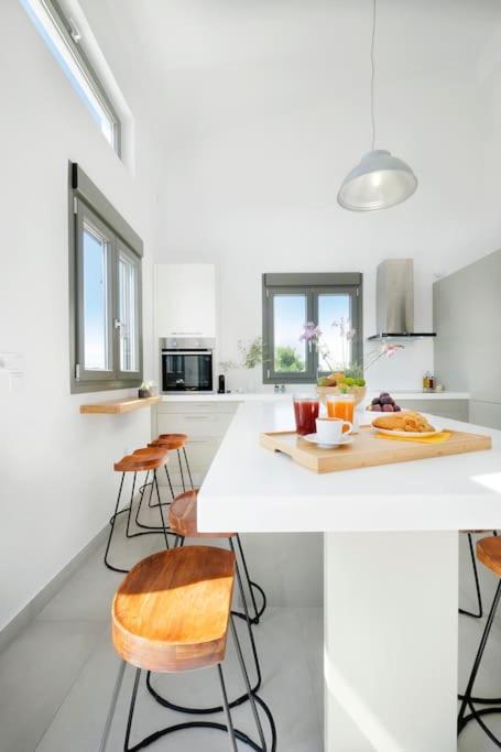 Olive Apt - Akrotiri view 3