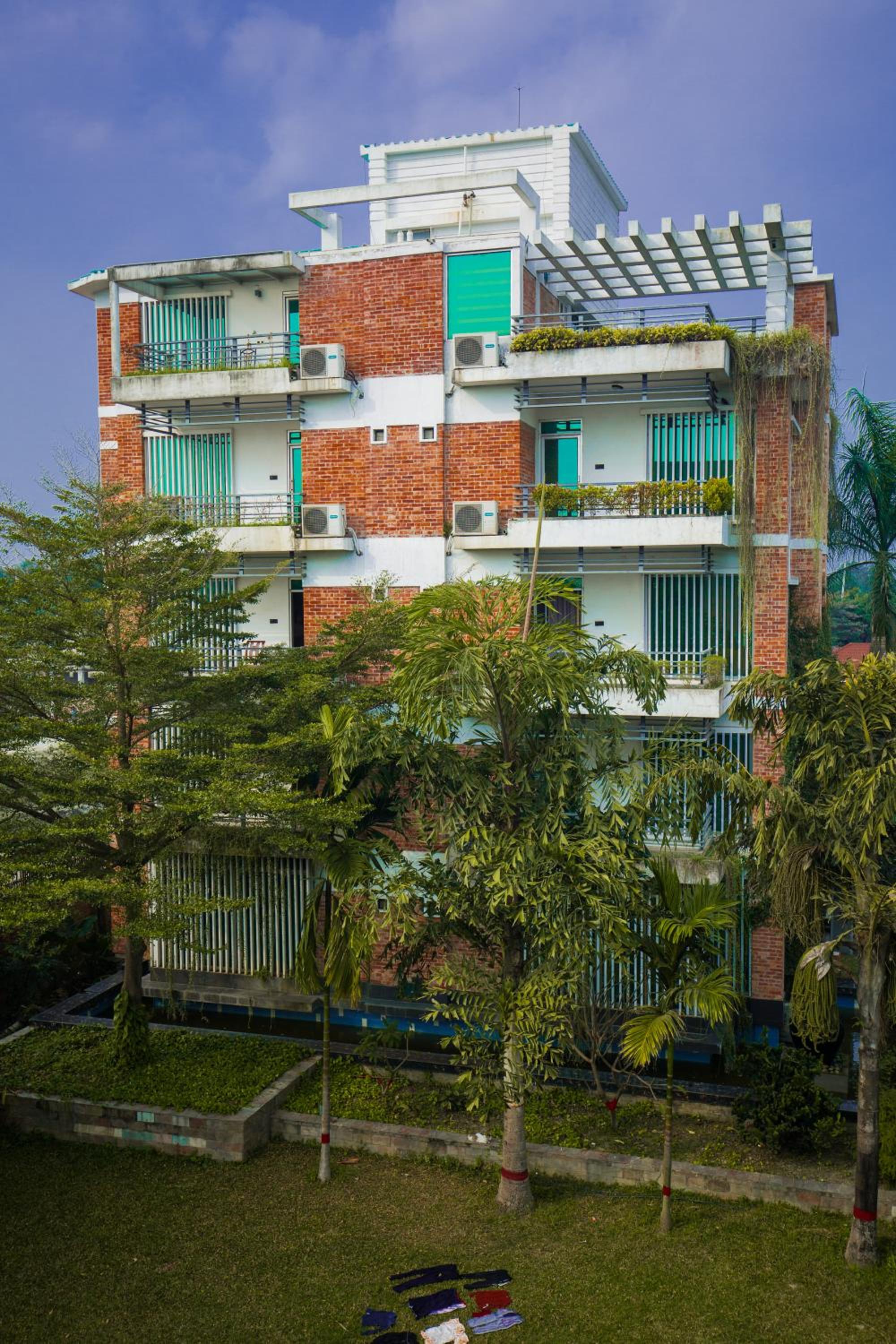 Shaira Garden Hotel & Resorts
