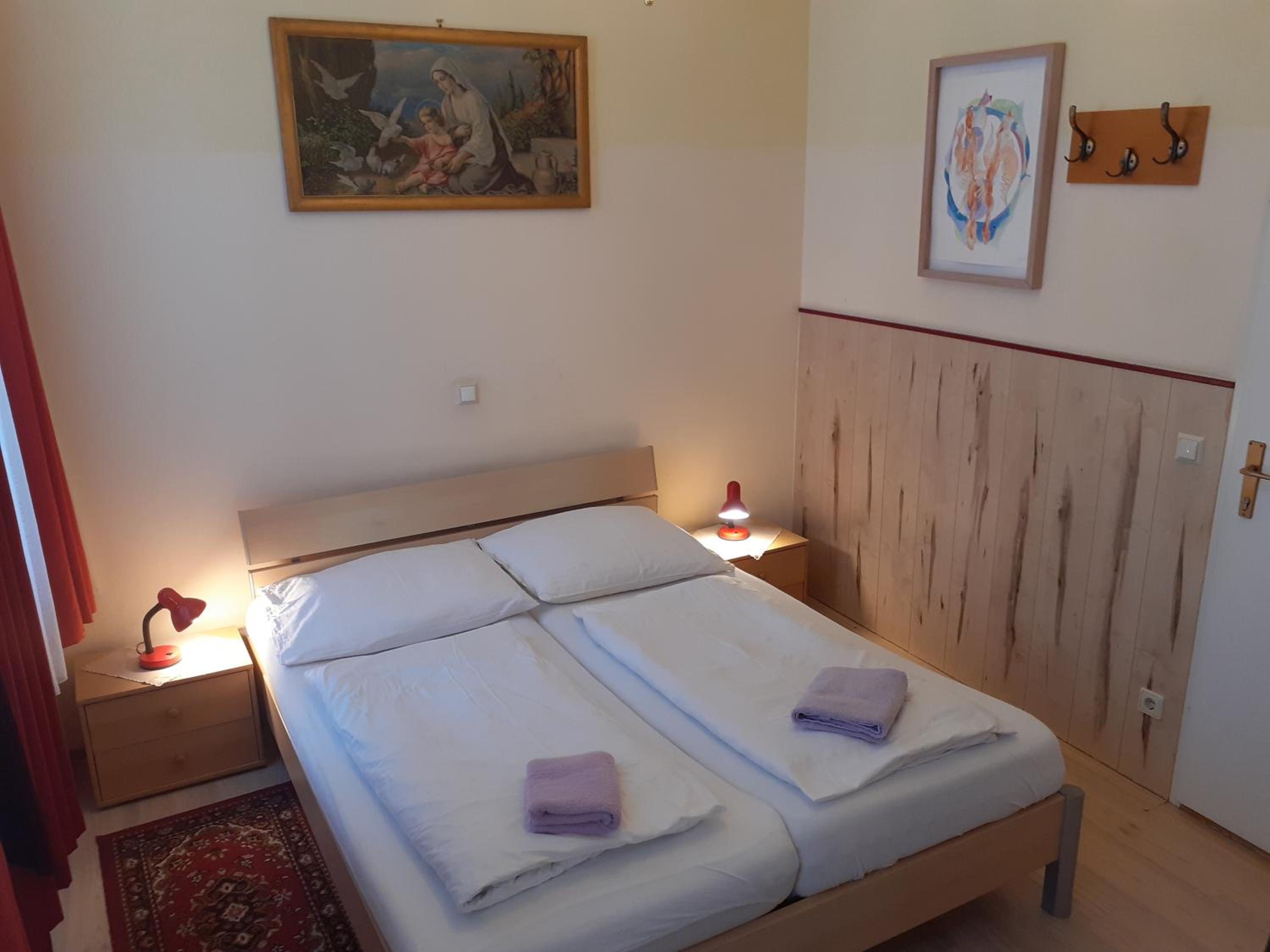 HappyHostel