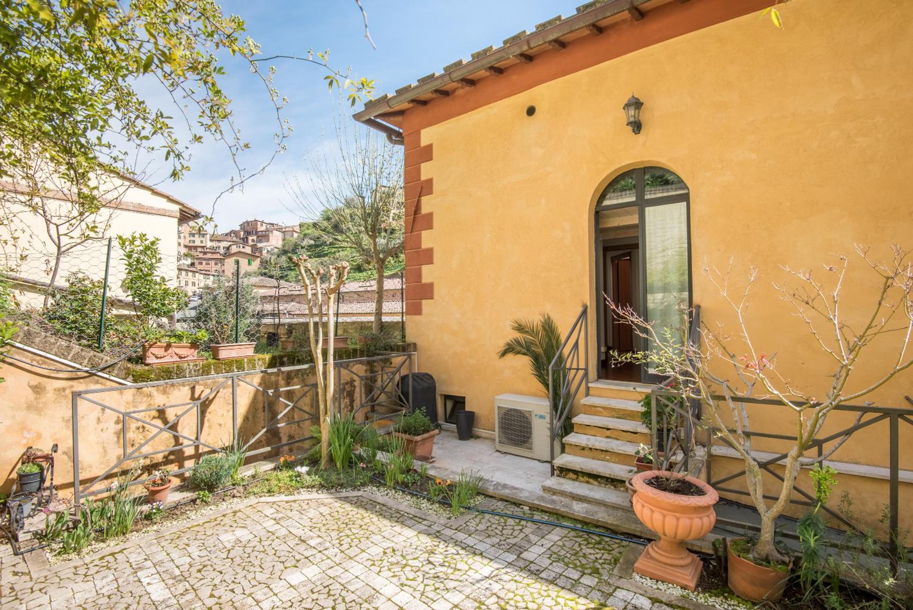 Secret Garden Siena photo 3