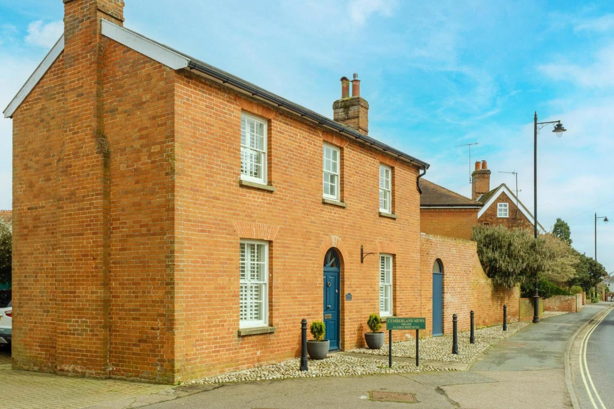 Tanyard House