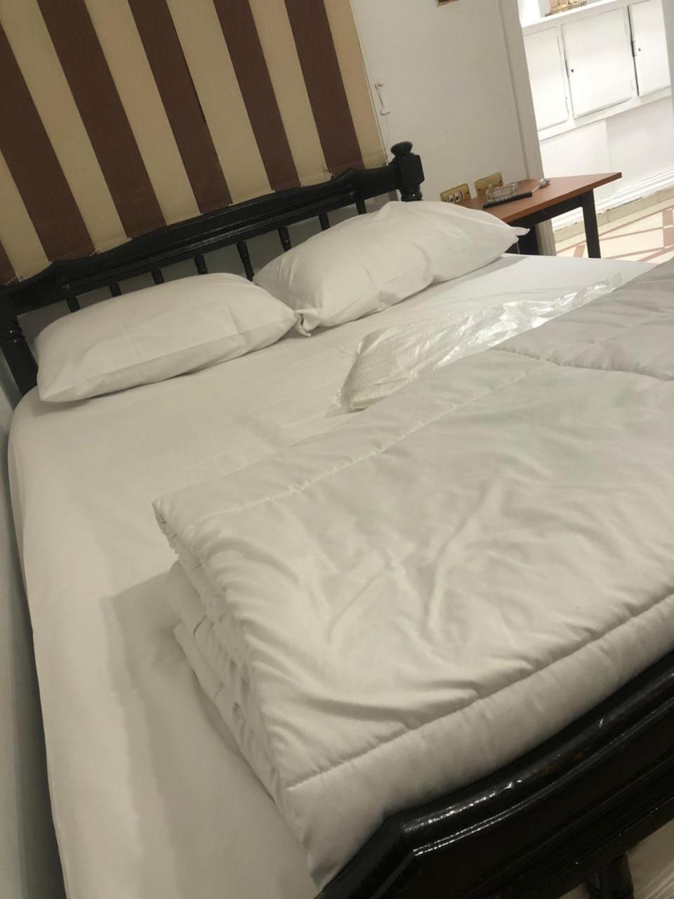 cozy room near the airport