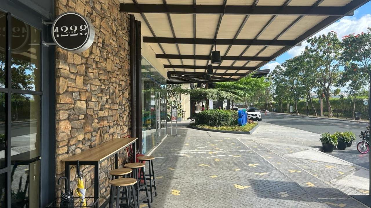 2 BR Condo Free Wifi & Netflix - Circulo Verde, Eastwood Libis, Quezon City view 2