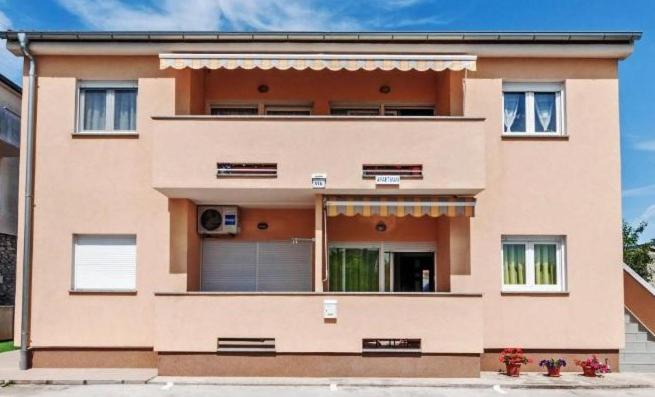 Apartman Sandra - free private parking and garden