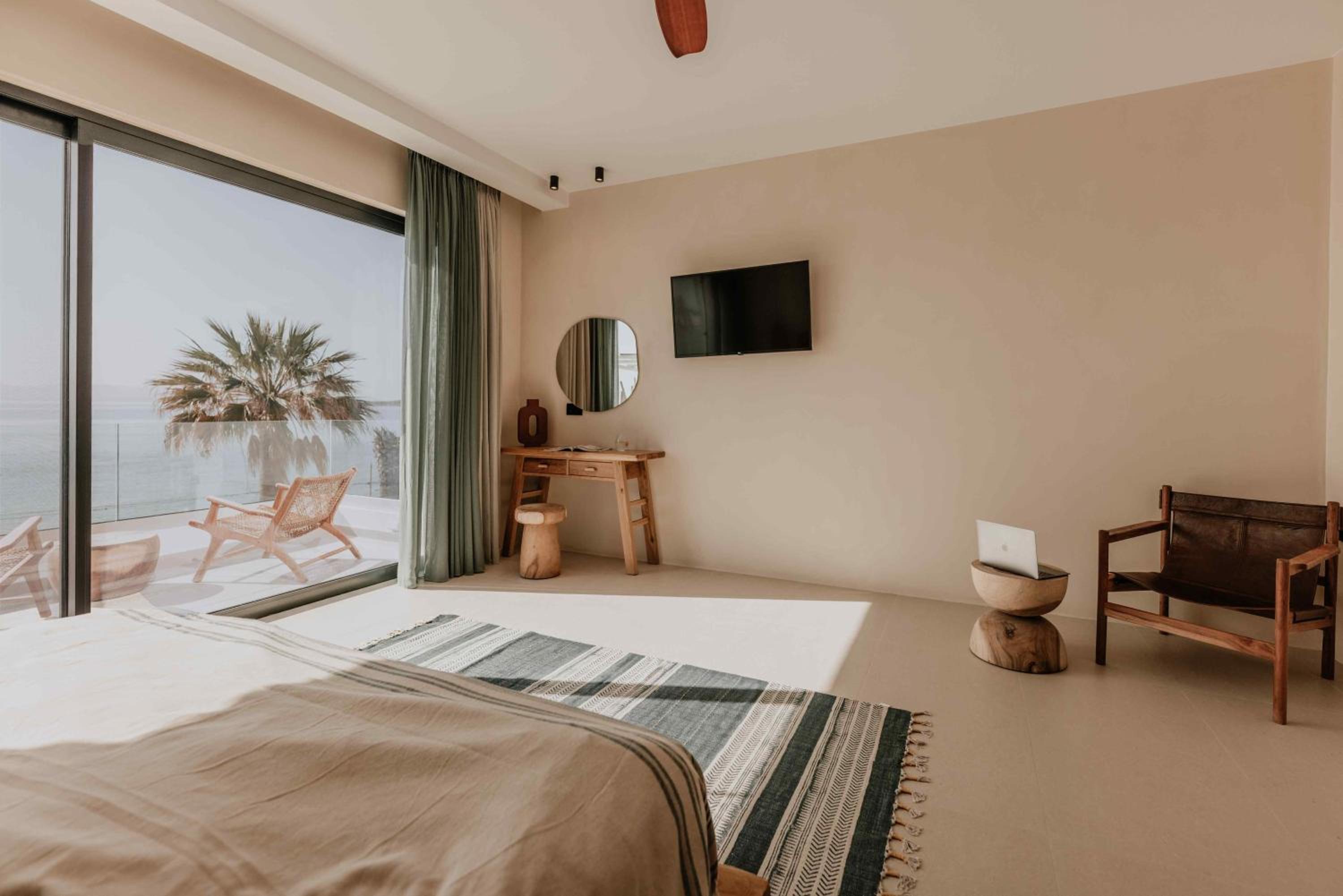 Ostrako Beachside Suites — photo 11