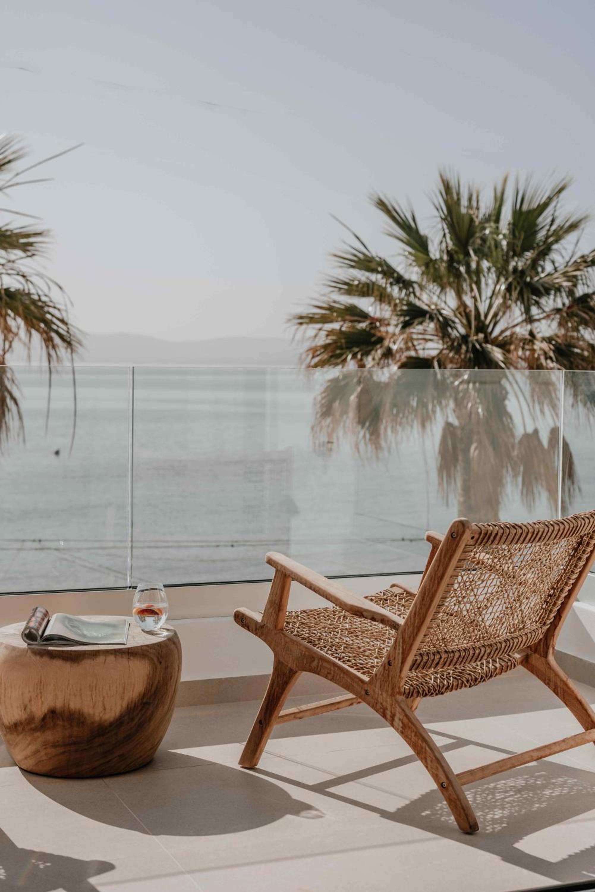 Ostrako Beachside Suites — photo 27