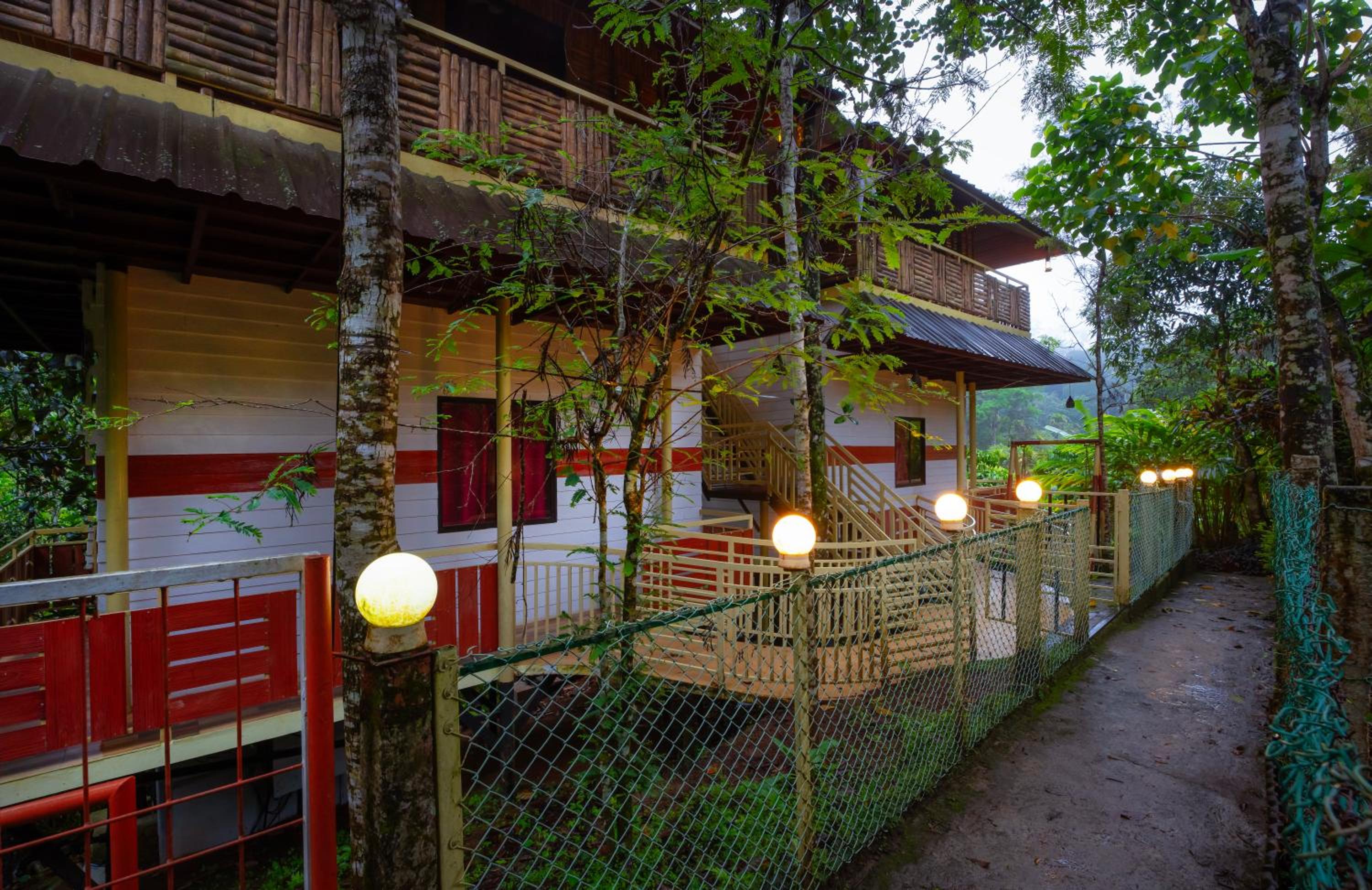 Munnar Vacations - Chalona Hill View - Property Image 1