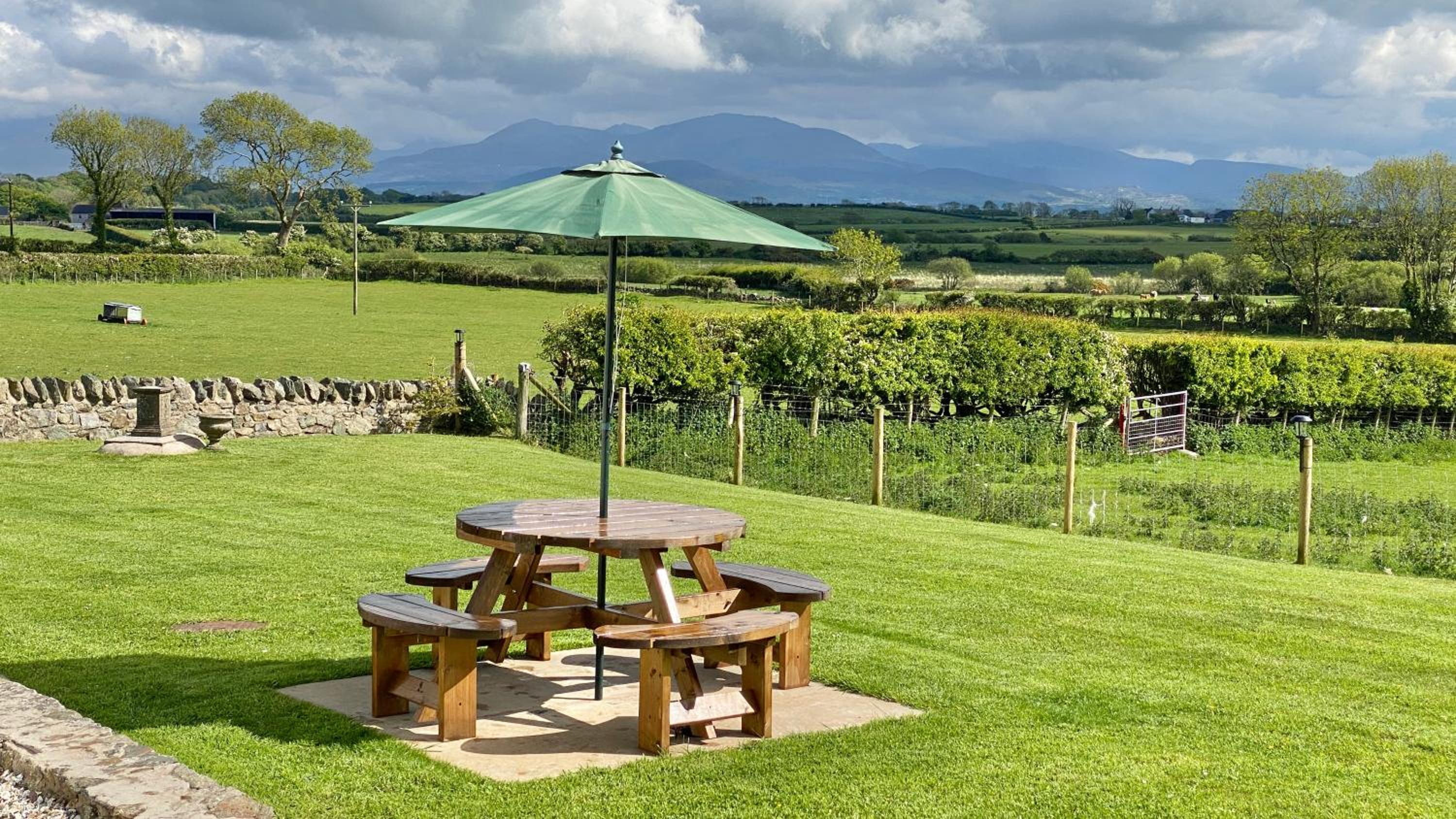 Beautiful private farm Cottage in Anglesey view 3