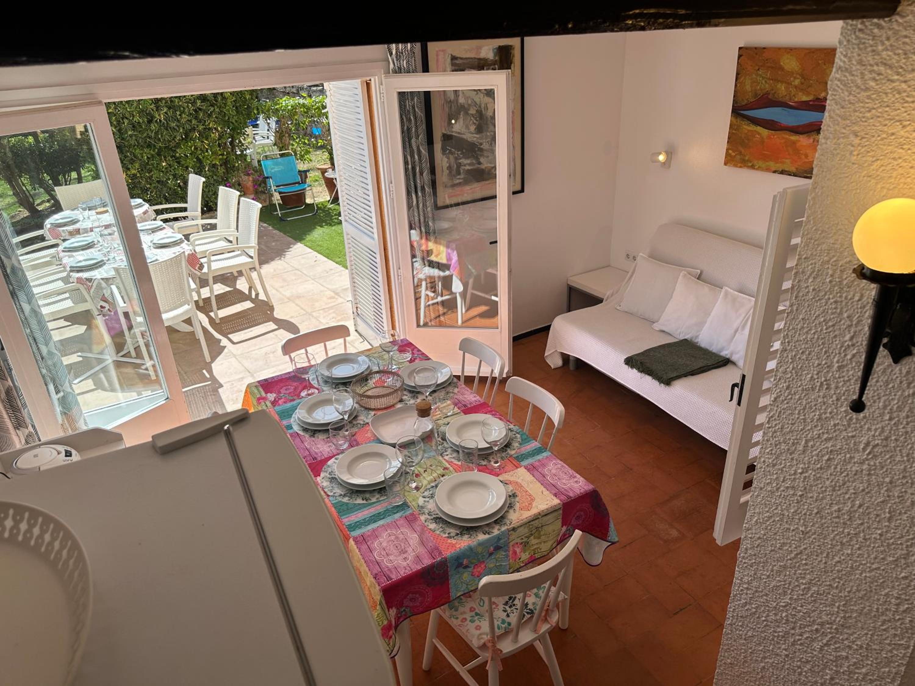 Casa con jardín a 25 metros de la playa. LA T. view 3