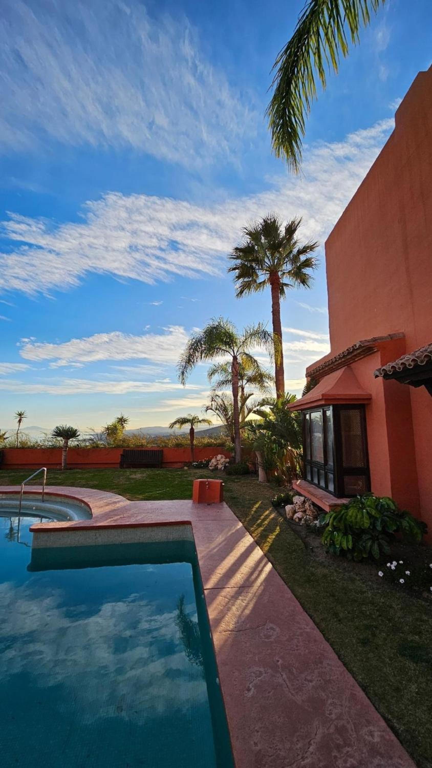 Meerblickhaus mit 3 Terrassen Costa del Sol nähe Estepona 5 Minuten zum Strand marokkanischer Stil view 2