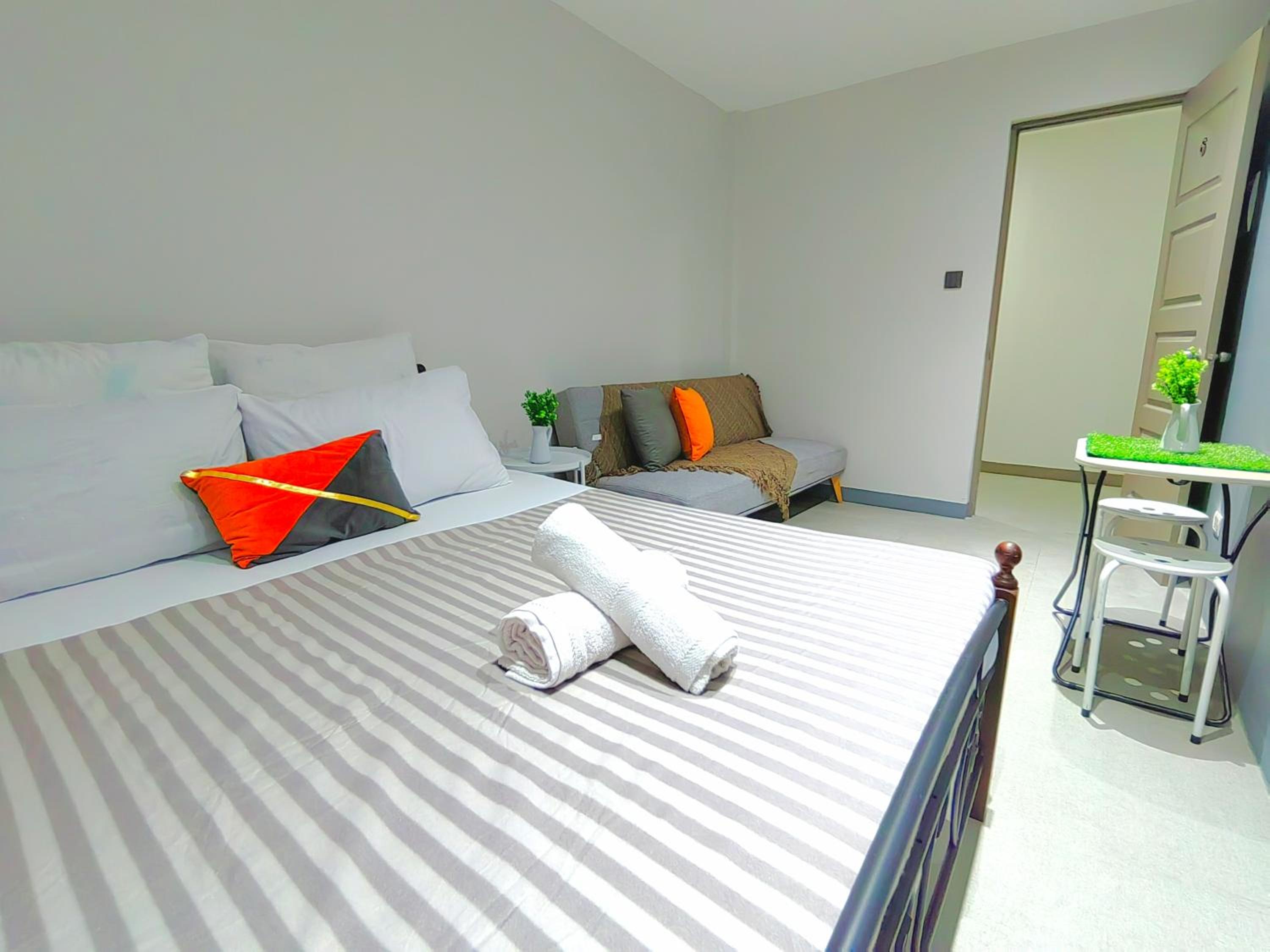 HOST HOMESPACE