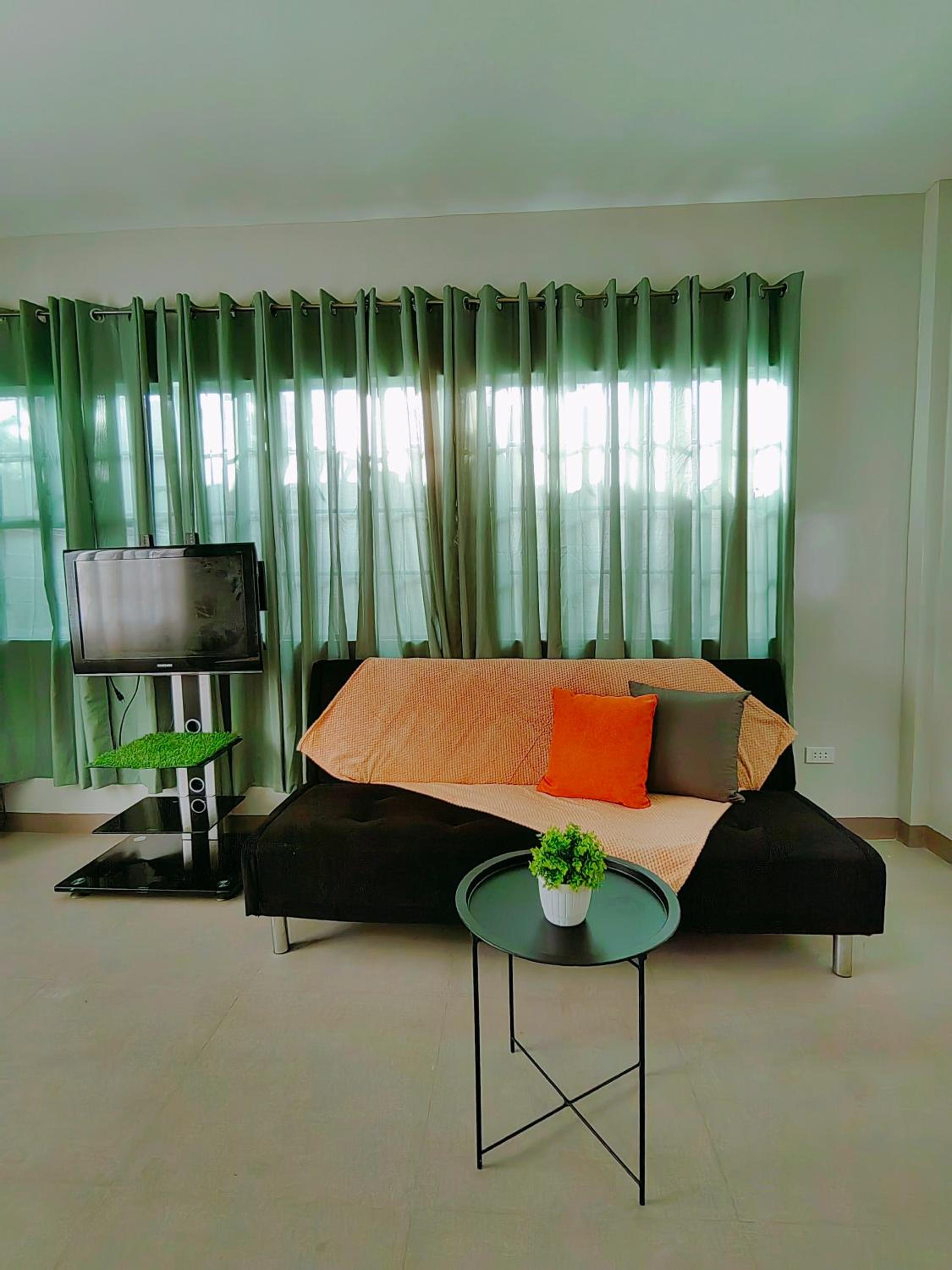 HOST HOMESPACE