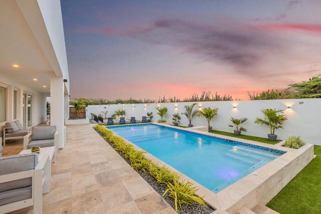 Stunning 6-Bedroom Villa In Aruba