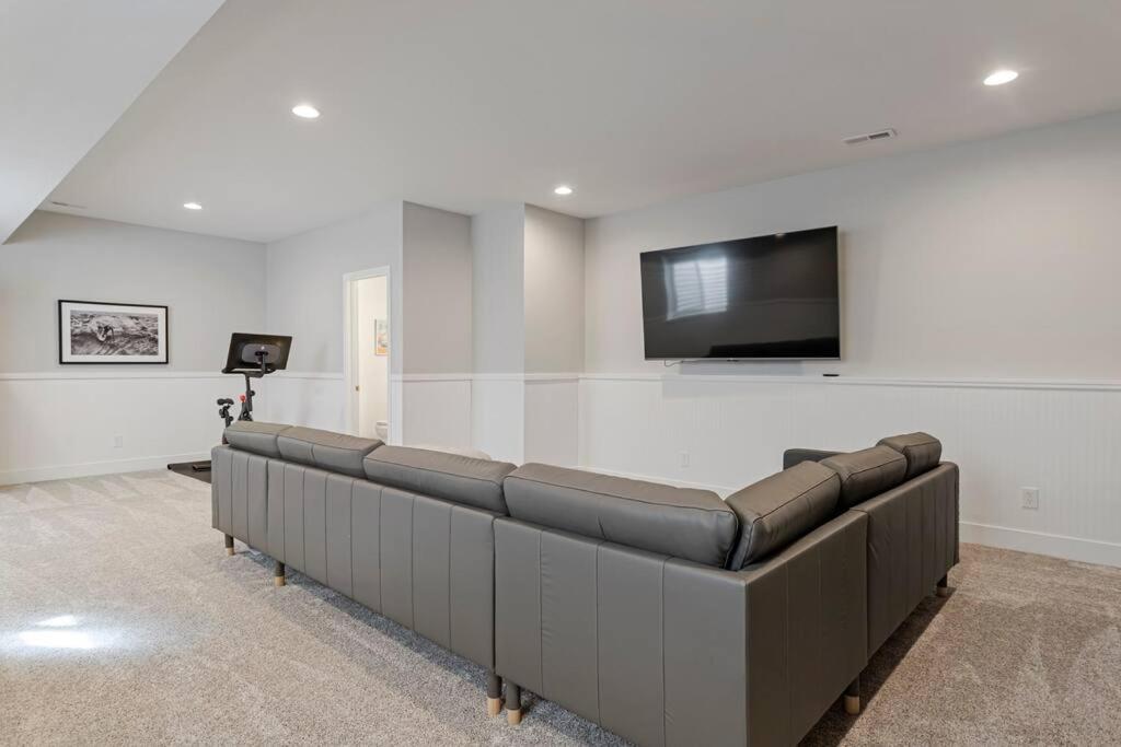 Luxury Home: Monthly Rental House Near Denver