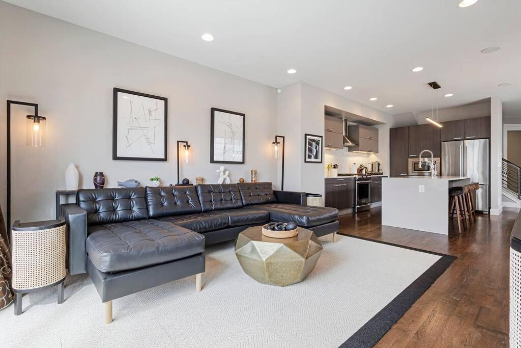 Luxury Home: Monthly Rental House Near Denver