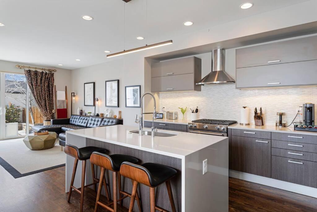 Luxury Home: Monthly Rental House Near Denver
