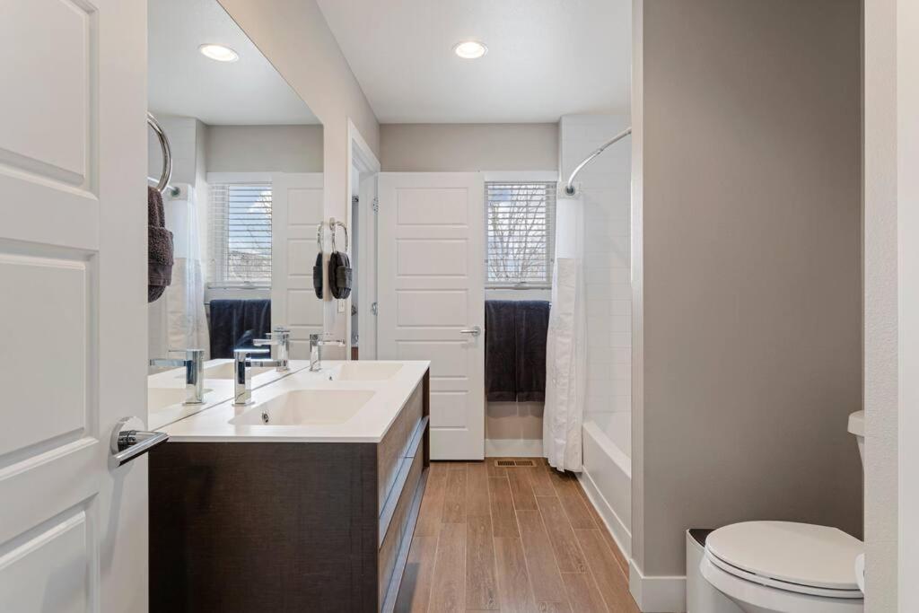 Luxury Home: Monthly Rental House Near Denver