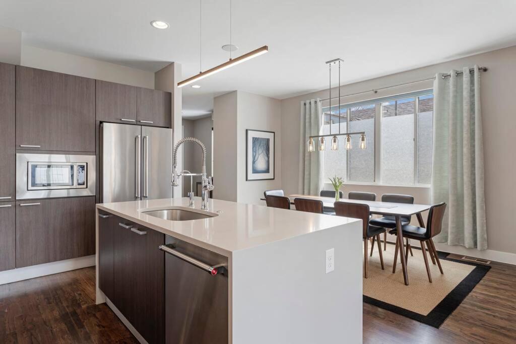 Luxury Home: Monthly Rental House Near Denver