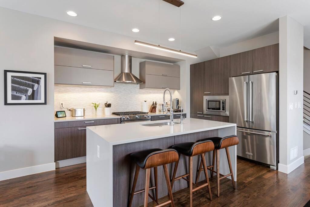 Luxury Home: Monthly Rental House Near Denver