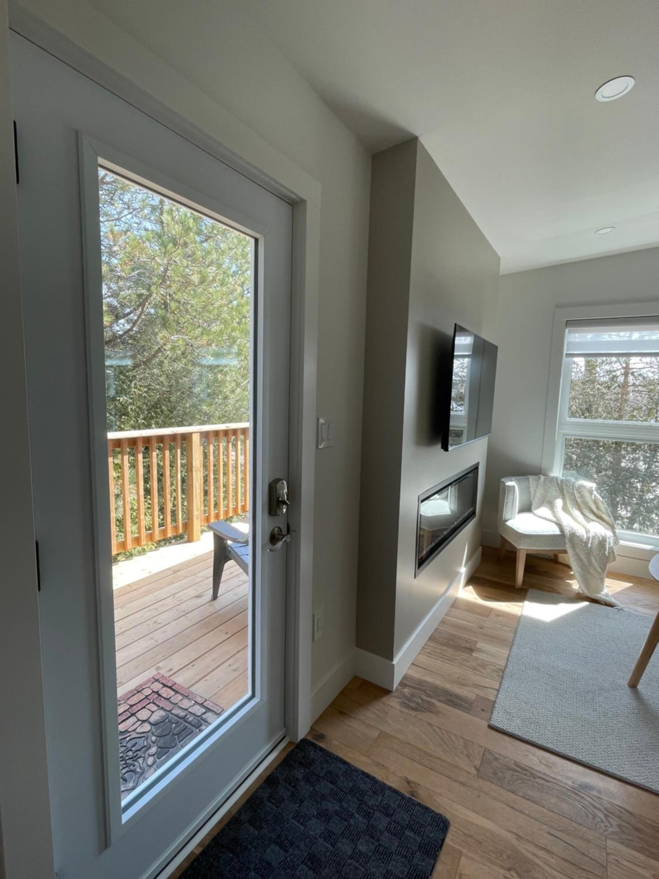 Elora’s Irvine River Suite