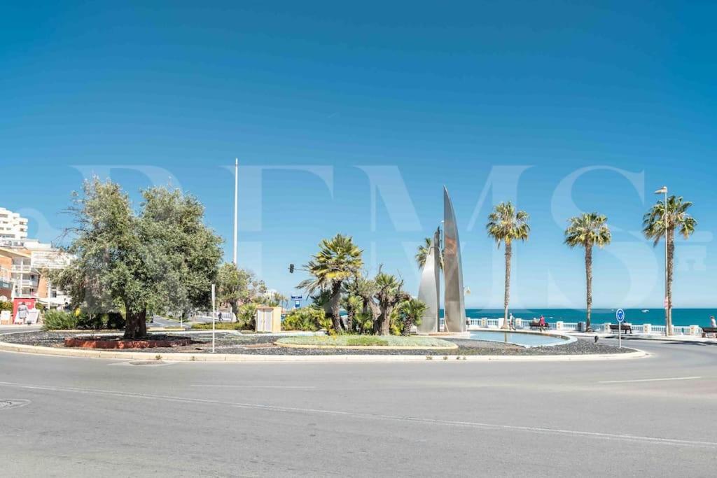 Seaview coastal apartment in Benalmadena by REMS