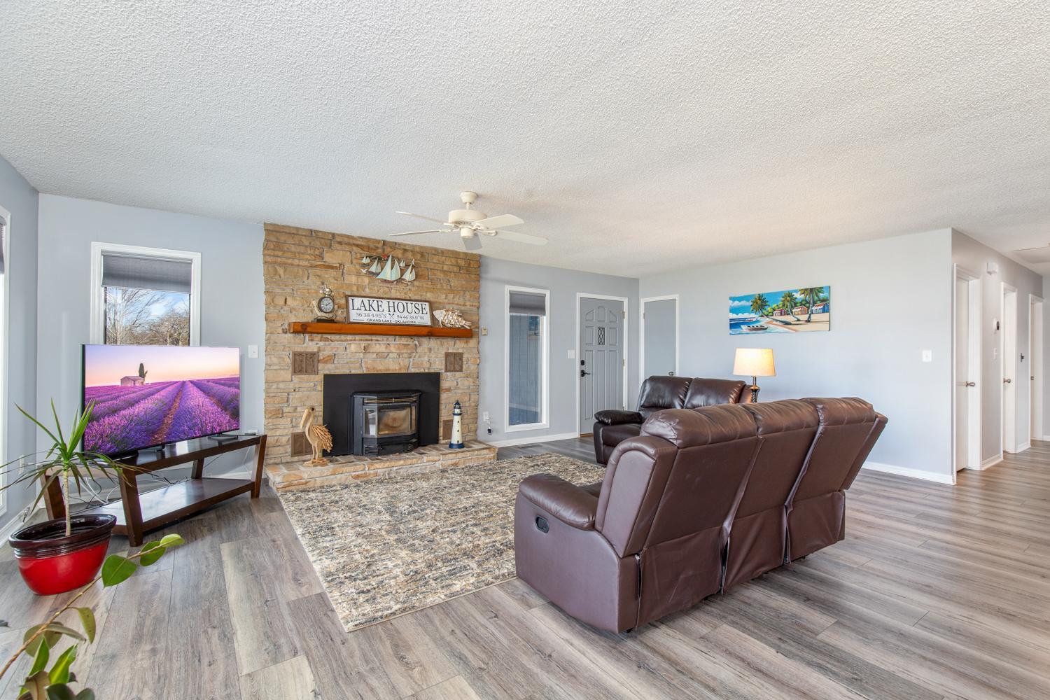 Lakeside Home w/ Private Dock & Covered Garage view 4