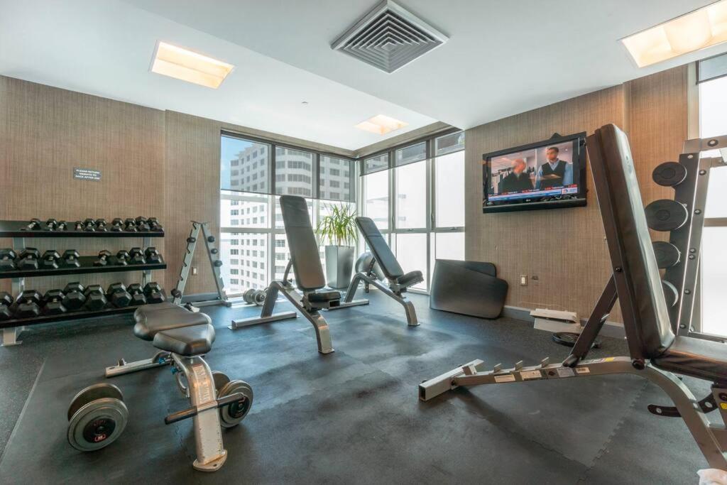 Brickell High Rise Living at its best! w/ Pool Gym