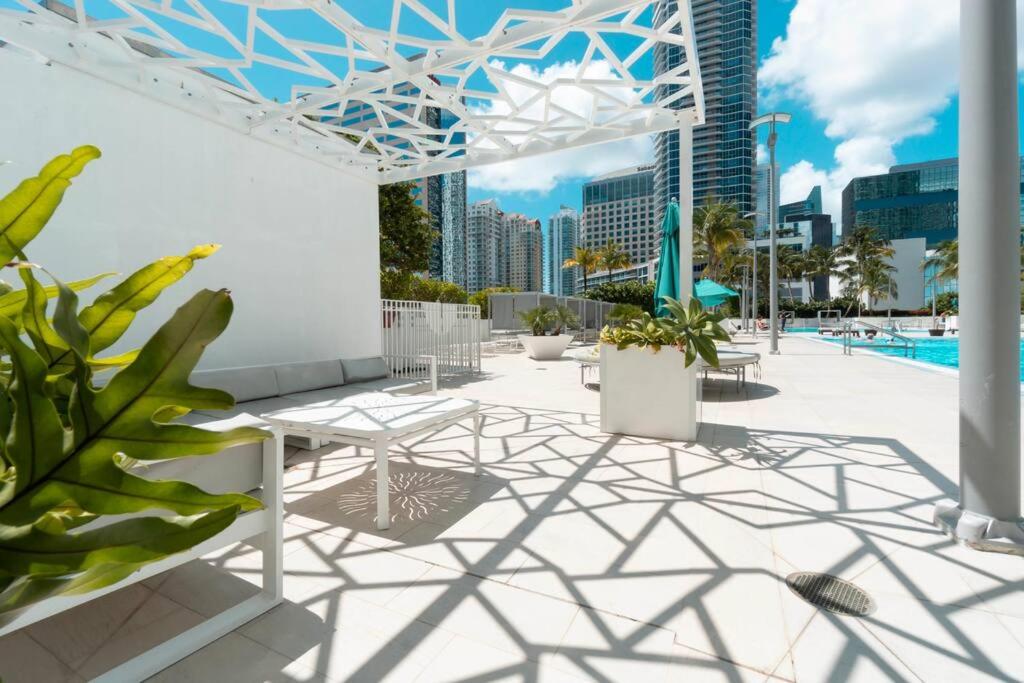 Brickell High Rise Living at its best! w/ Pool Gym