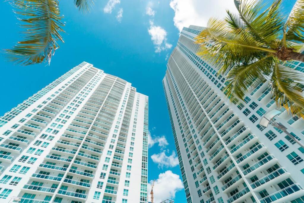 Brickell High Rise Living at its best! w/ Pool Gym