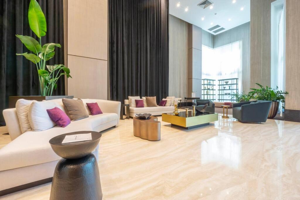 Brickell High Rise Living at its best! w/ Pool Gym