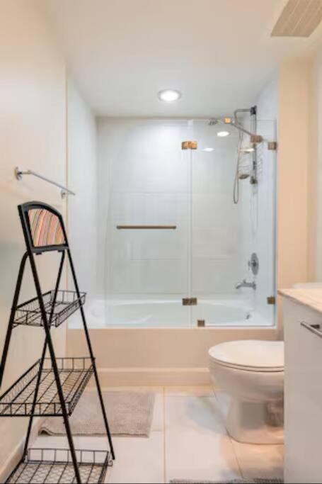 Brickell High Rise Living at its best! w/ Pool Gym