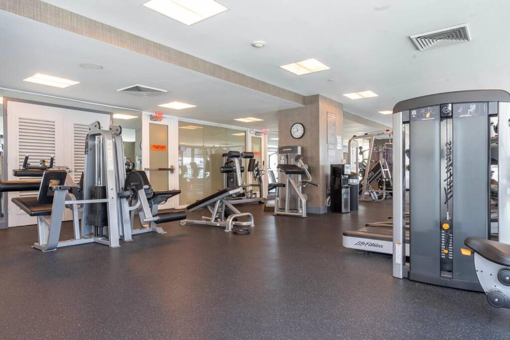 Brickell High Rise Living at its best! w/ Pool Gym