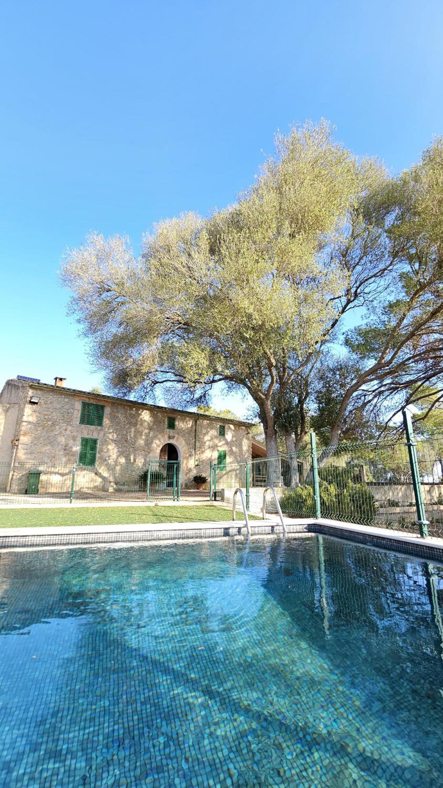 YourHouse Llampi, quiet villa in the countryside with private pool