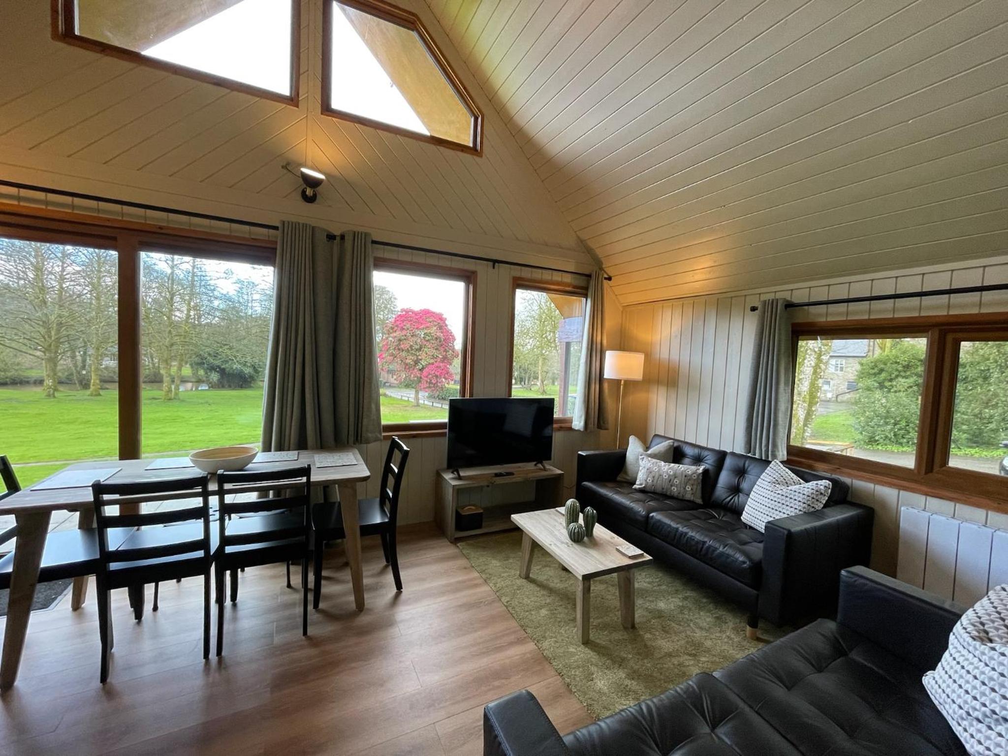 RoseTree Lodge 3 bed Sleeps 6 view 5
