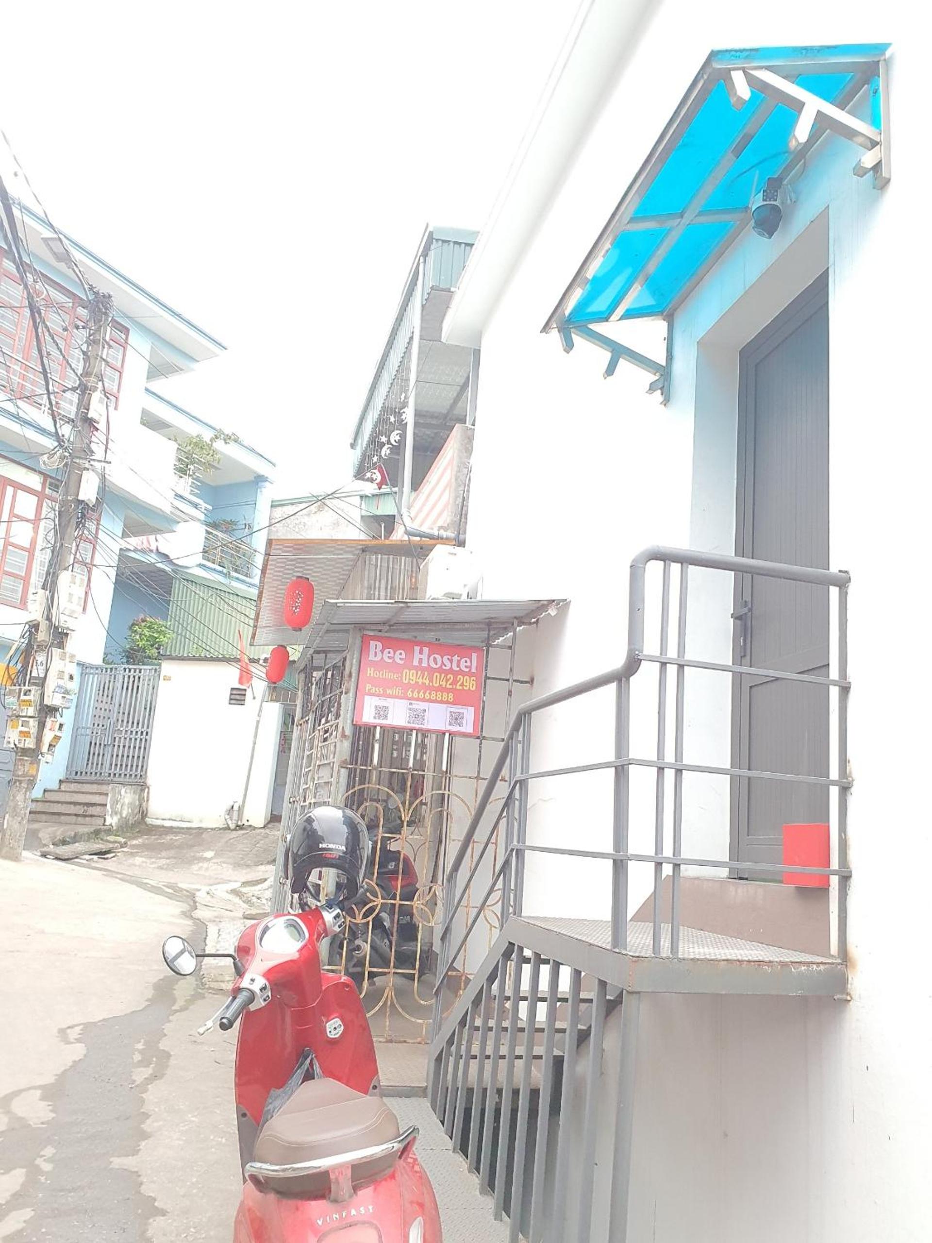 Bee Hostel